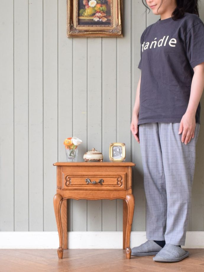 南フランスのアンティークチェスト、コンパクトサイズが可愛いベッド