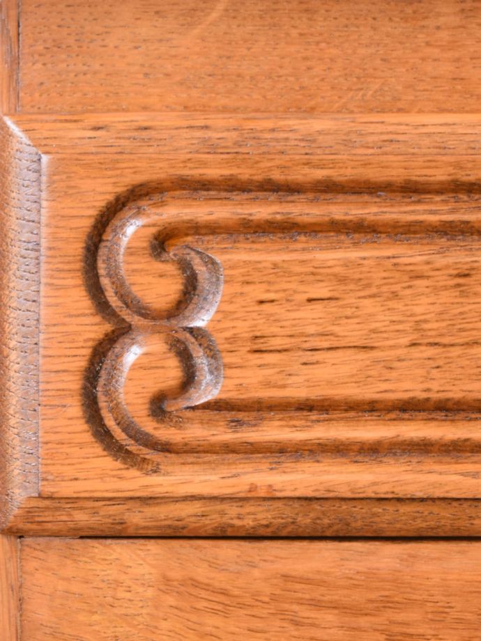 南フランスのアンティークチェスト、コンパクトサイズが可愛いベッド