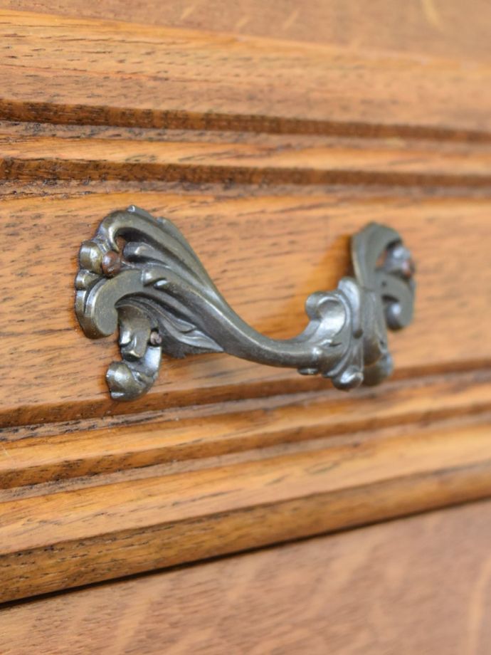 南フランスのアンティークチェスト、コンパクトサイズが可愛いベッド
