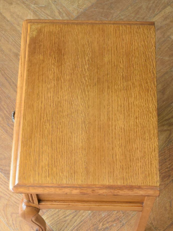 サイドチェストの天板