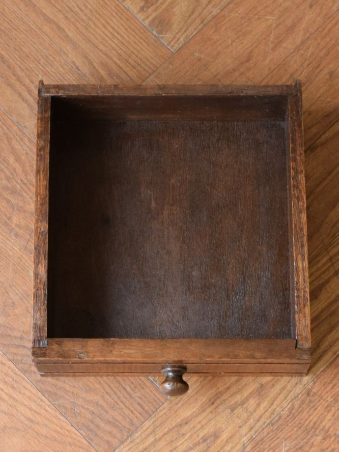 サイドキャビネットの引き出し