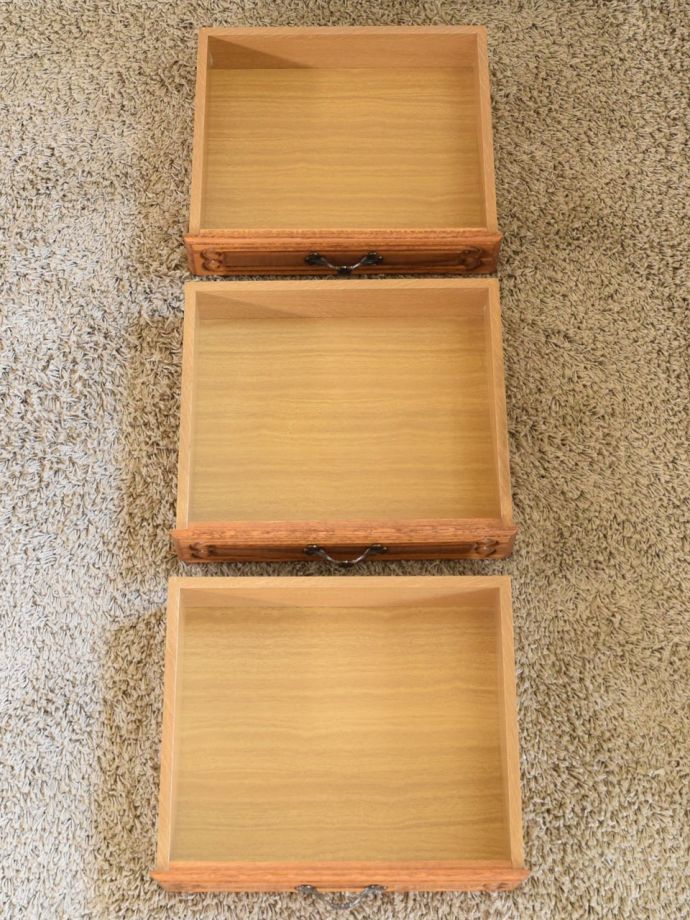 チェストの引き出しの中