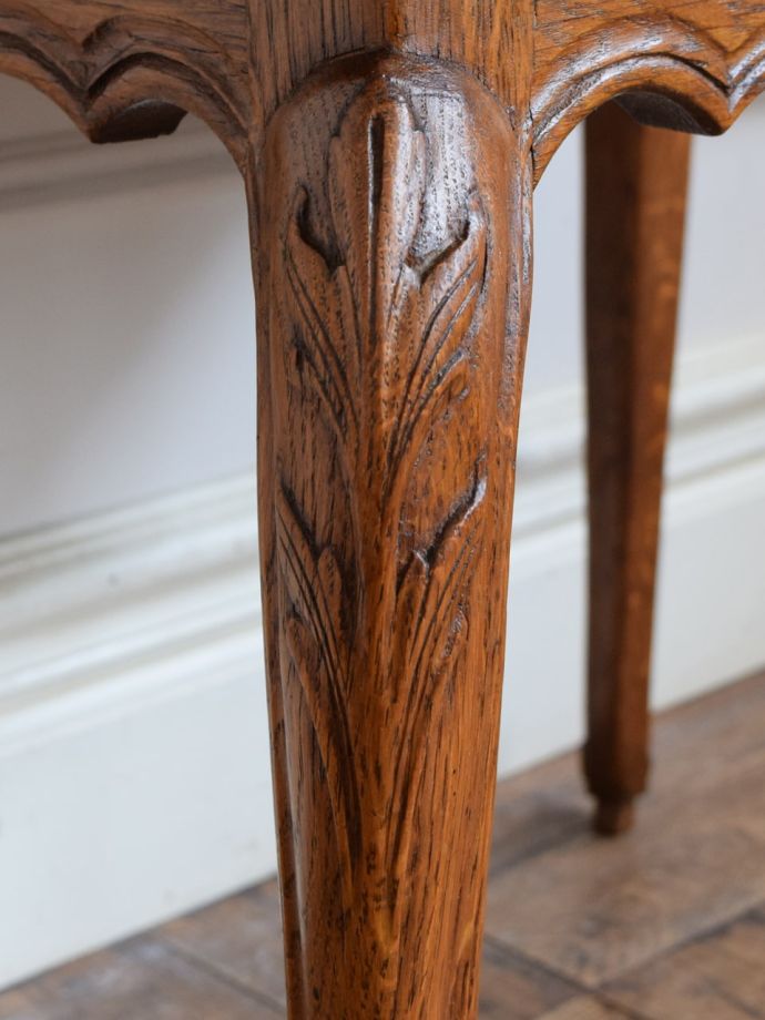 フランスらしい彫