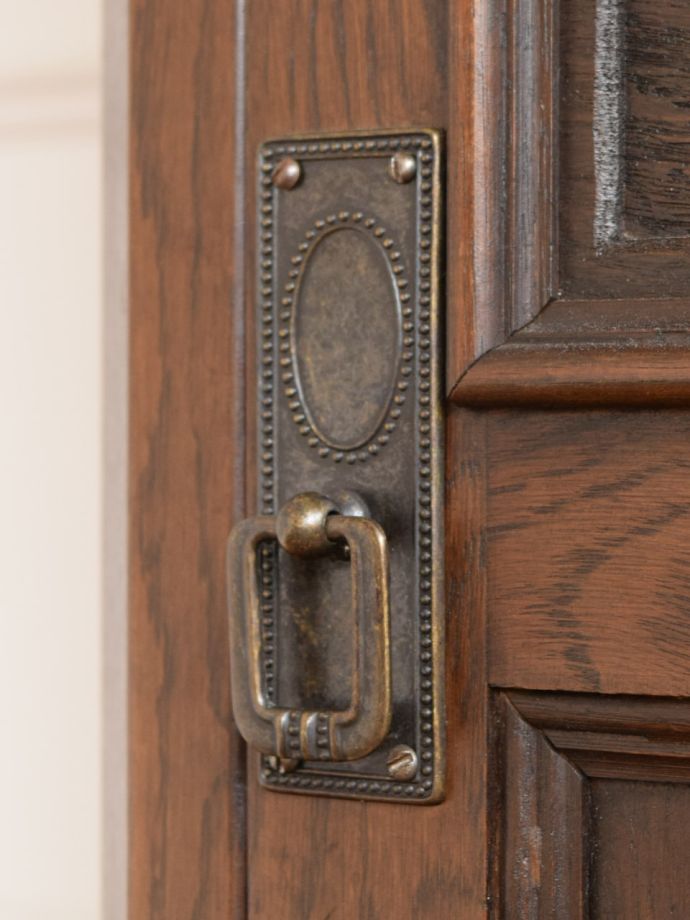 コーナー用キャビネットの取っ手