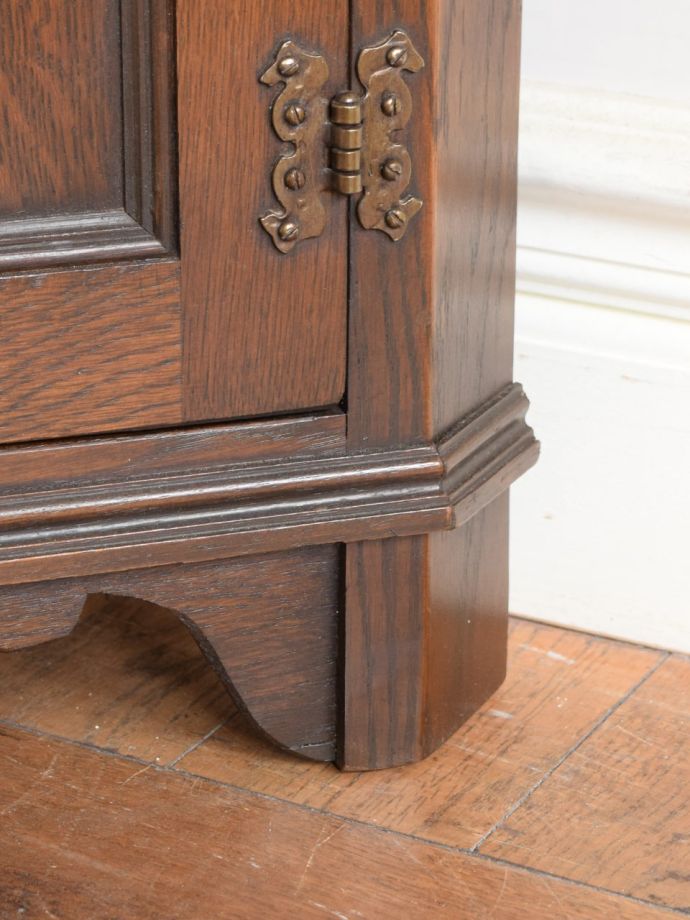 アンティーク家具の脚