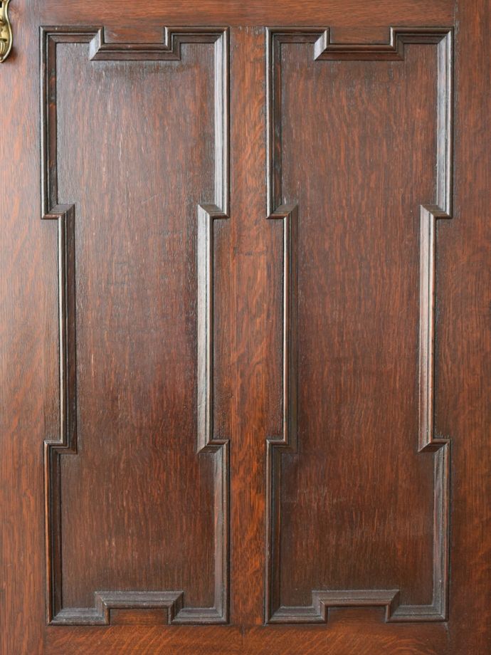 ワードローブの彫り