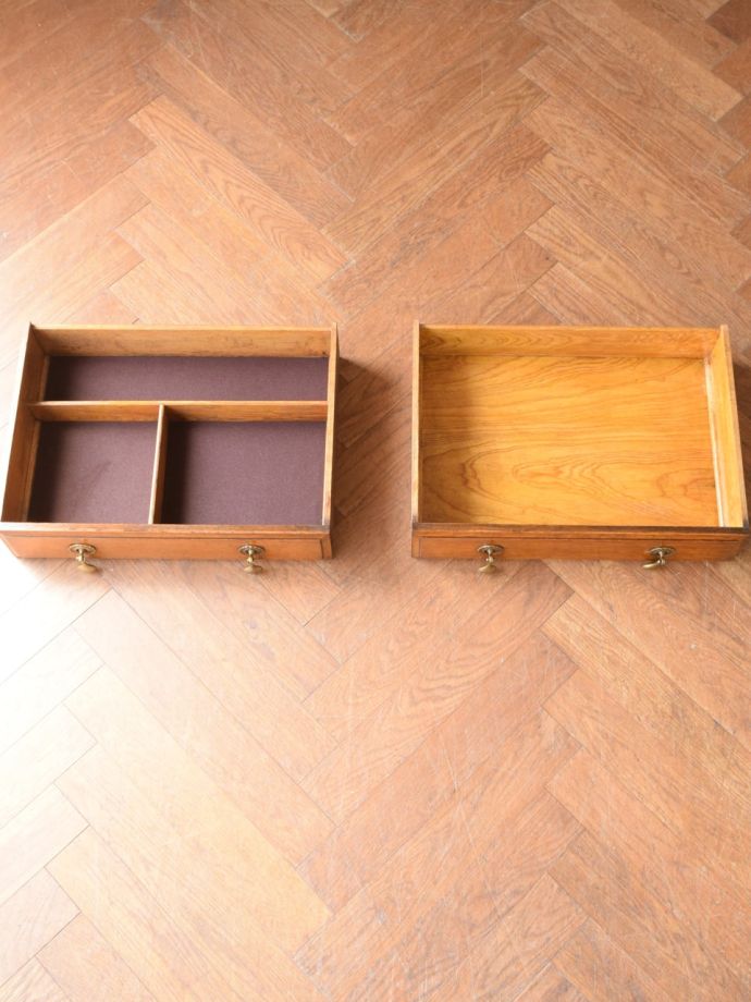 サイドボードの引き出し