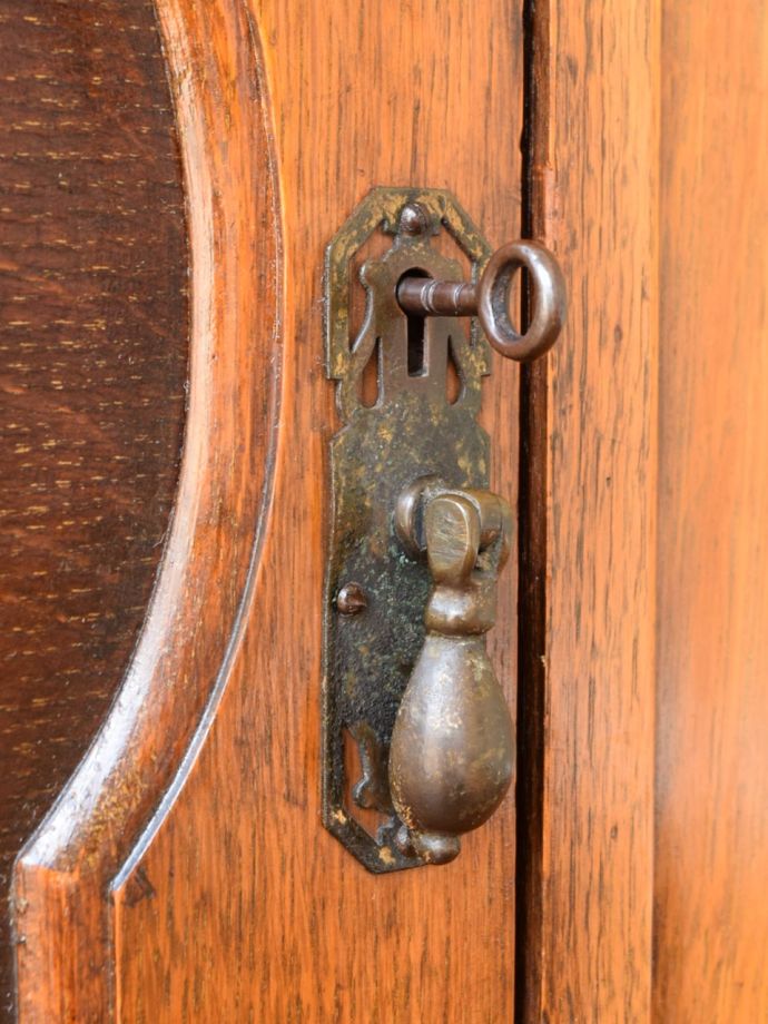 アンティーク家具の鍵