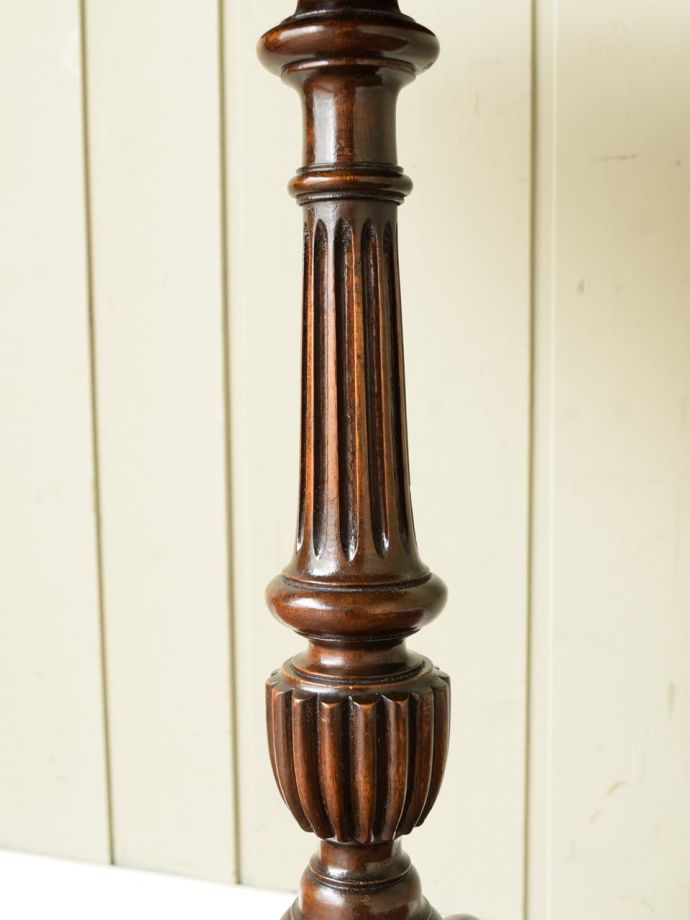 アンティーク家具の装飾