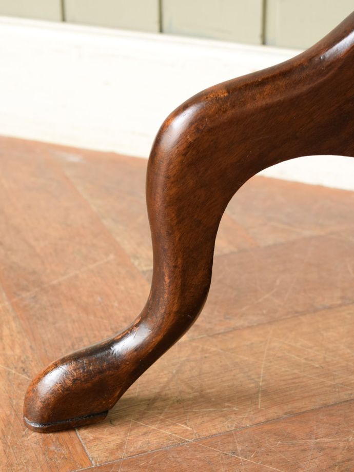 アンティークテーブルの脚