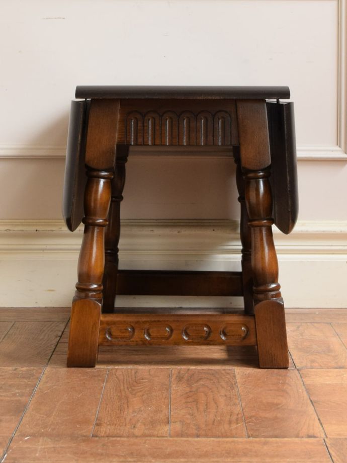 折り畳み式テーブルの側面