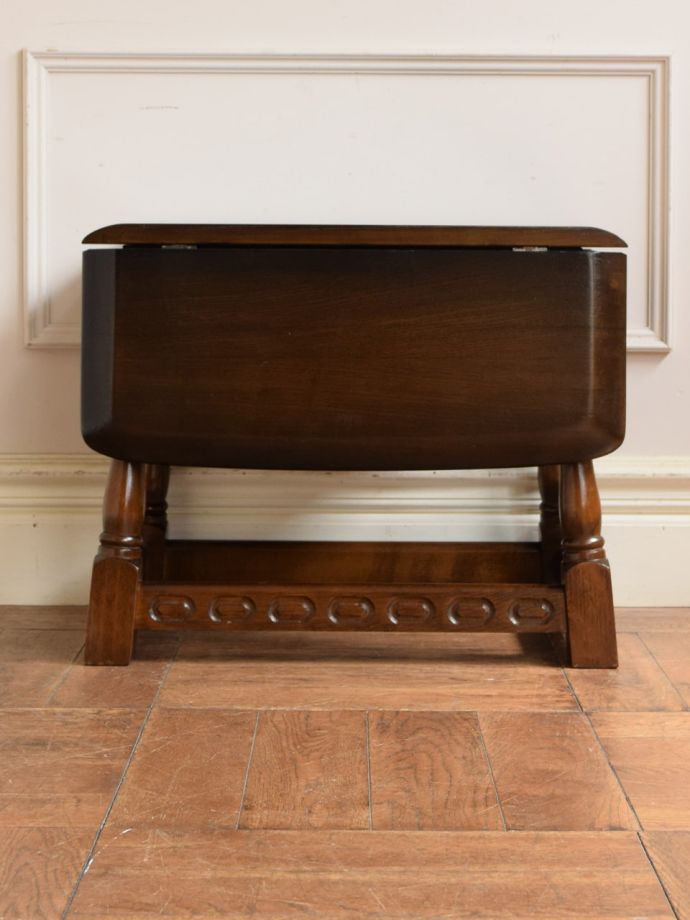 畳んだ時のバタフライテーブル