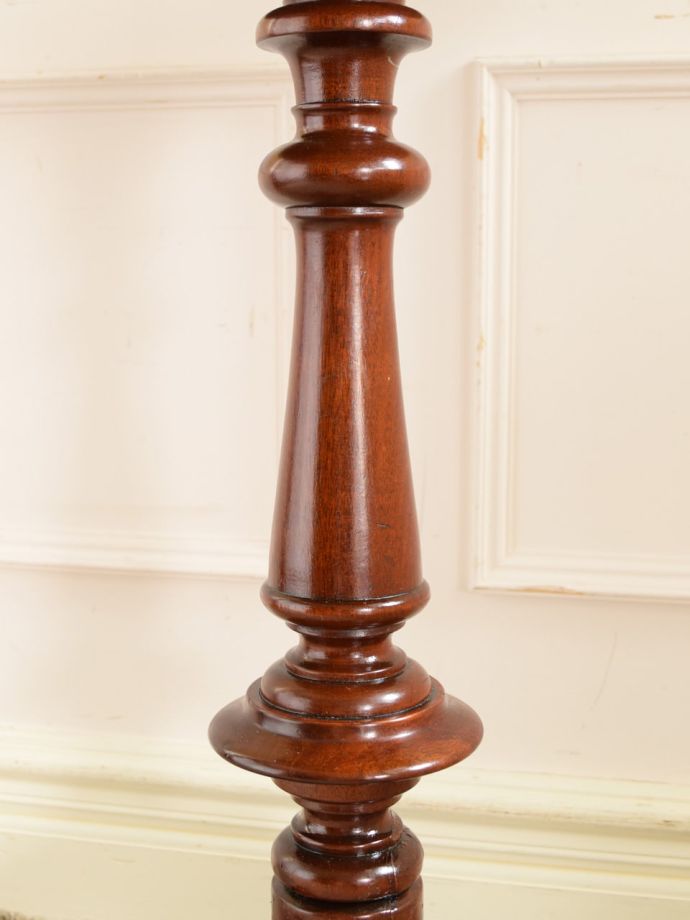 アンティーク家具の装飾