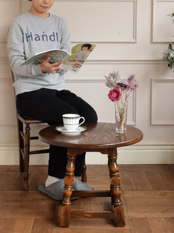 アンティークのコーヒーテーブル