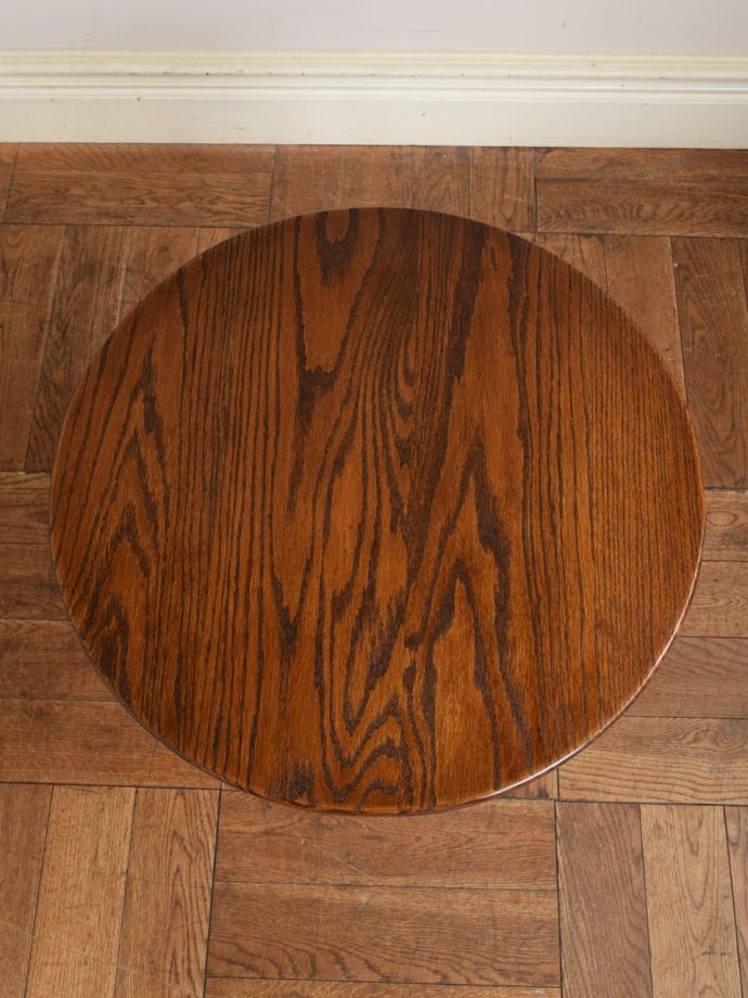 アンティークのテーブルの天板