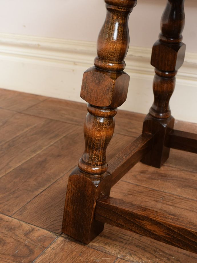 アンティーク家具の脚