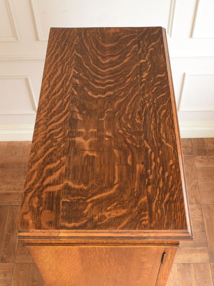 カップボードチェストの形