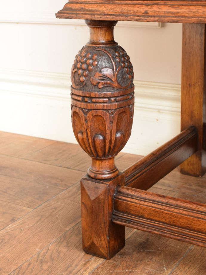 アンティーク家具の脚