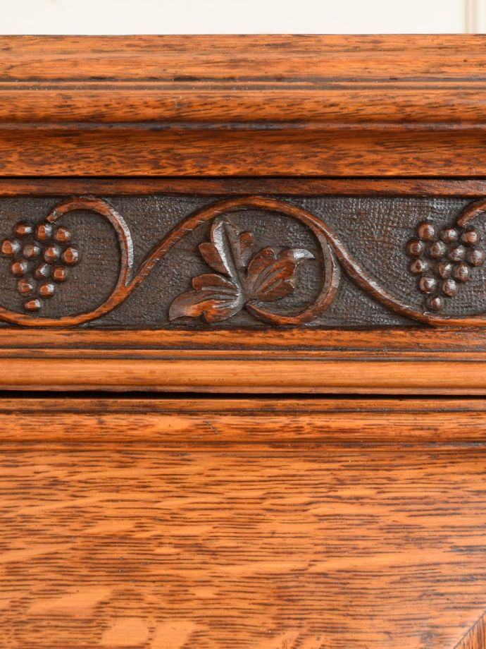 アンティークらしい彫