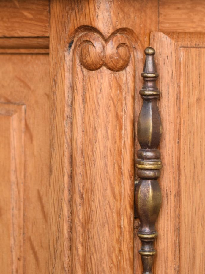 サイドキャビネットの装飾