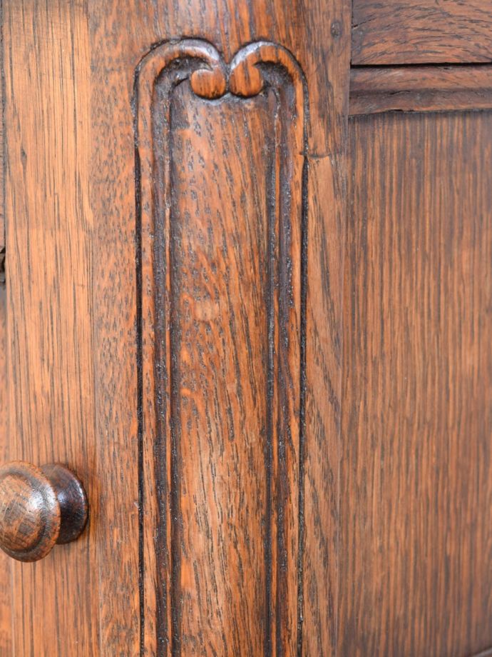 サイドキャビネットの装飾