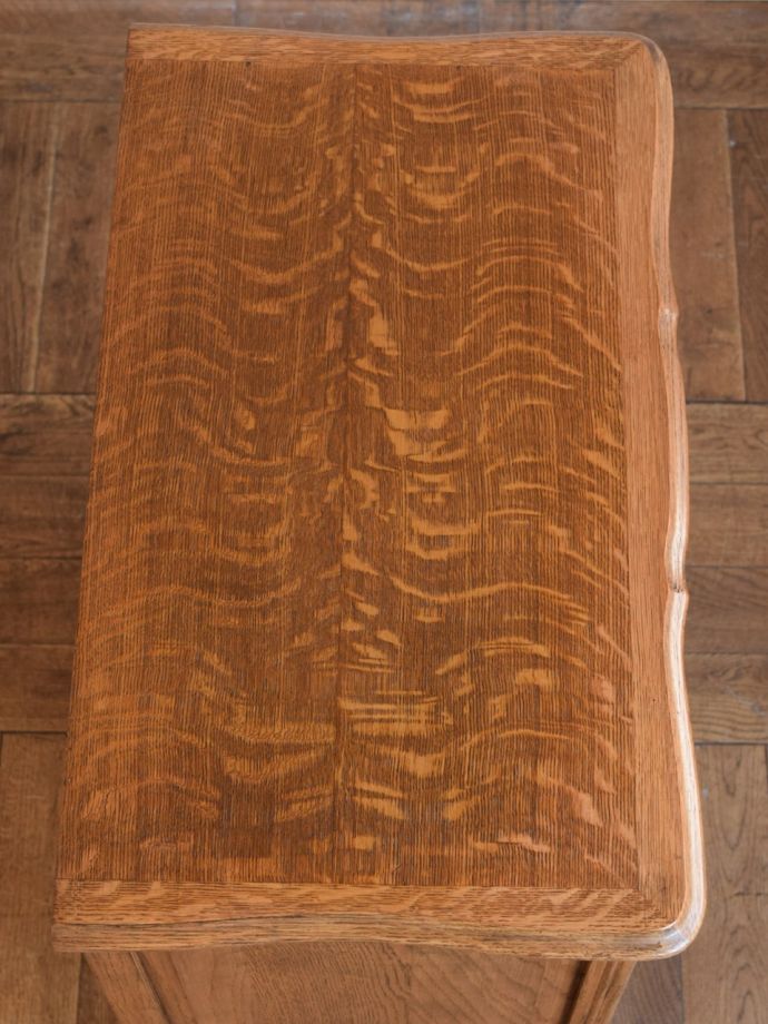 フランスのチェストの天板