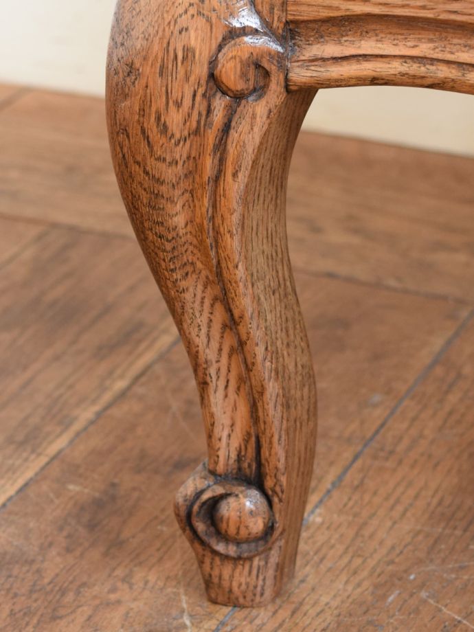 アンティークチェストの脚