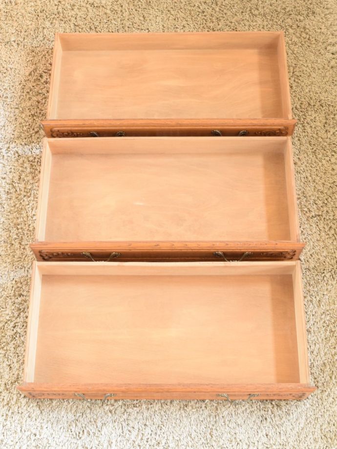 アンティークチェストの引き出し