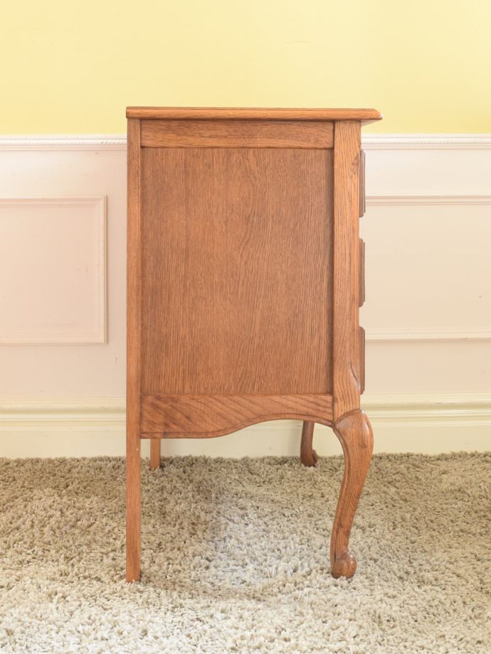 アンティークチェストの側面