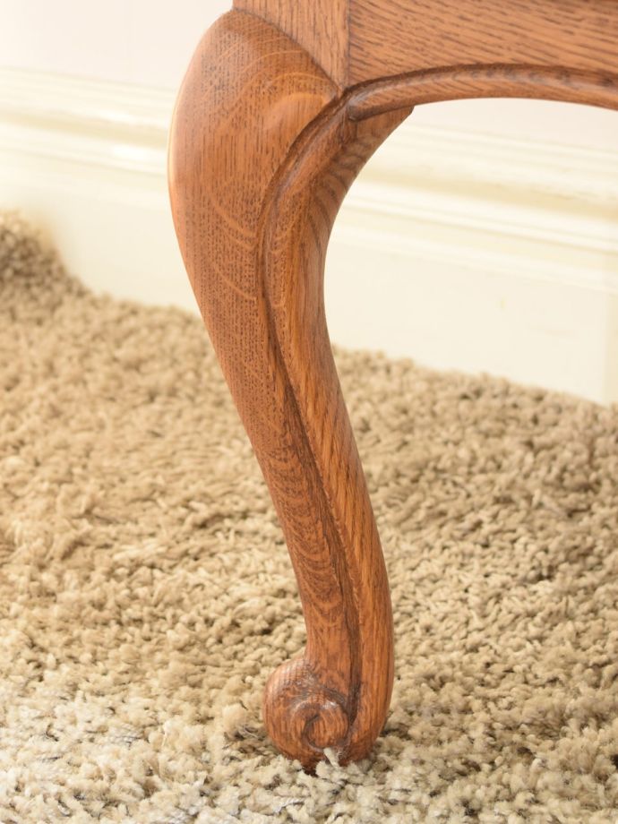 アンティークチェストの脚