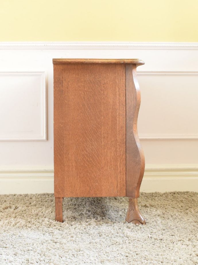 アンティークチェストの側面