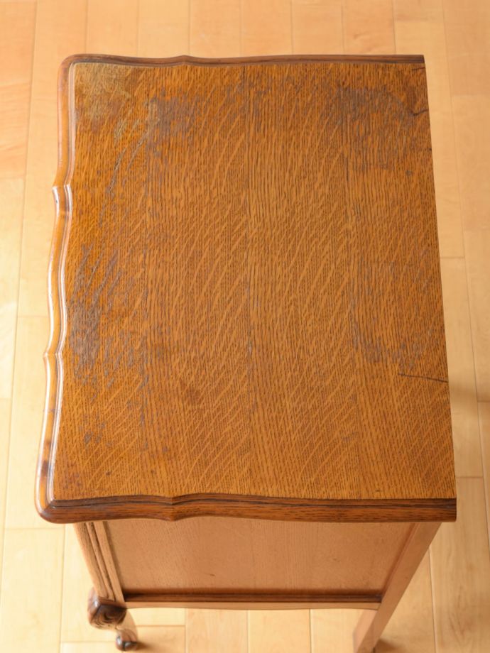 サイドチェストの天板