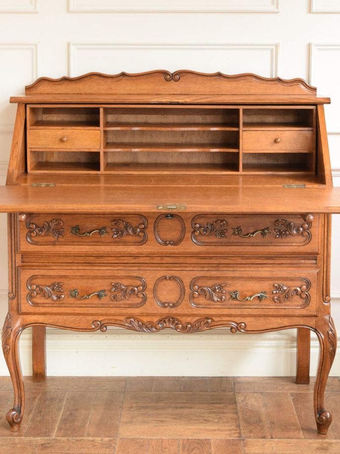 アンティークビューローの扉の中