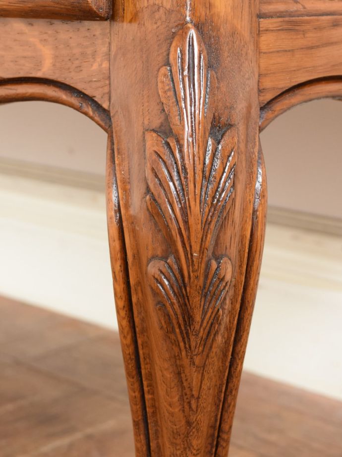 アンティークらしい彫