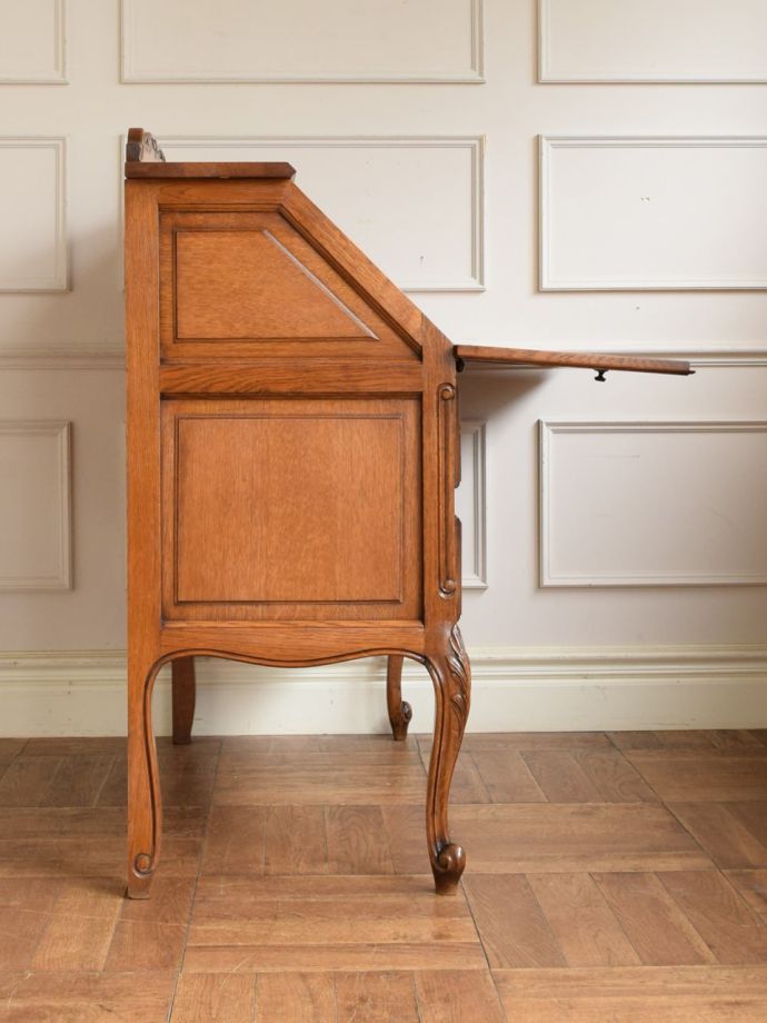 ビューローの側面