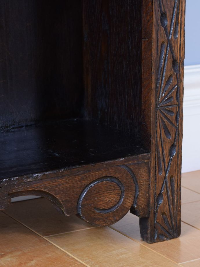 アンティーク家具の脚