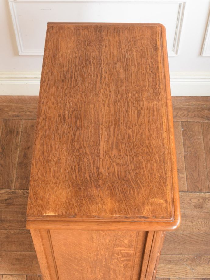 フランスのチェストの天板