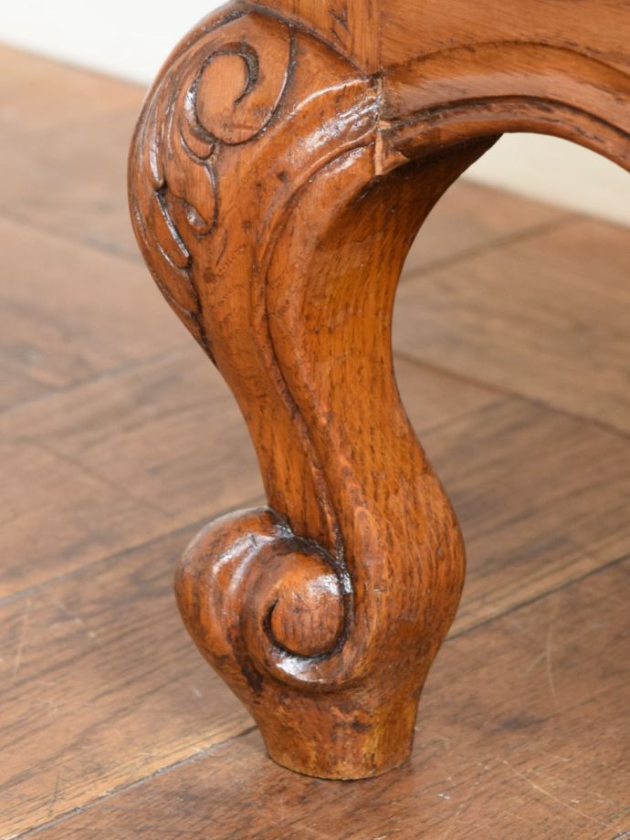 アンティークチェストの脚