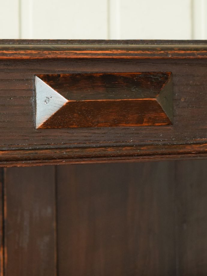 アンティーク家具の装飾