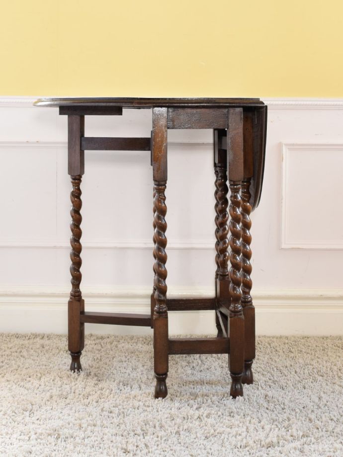 3サイズで楽しめる折り畳みテーブル