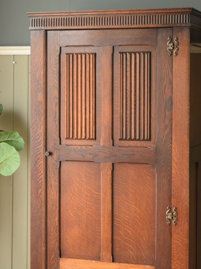 アンティーク家具らしさが漂うワードローブ