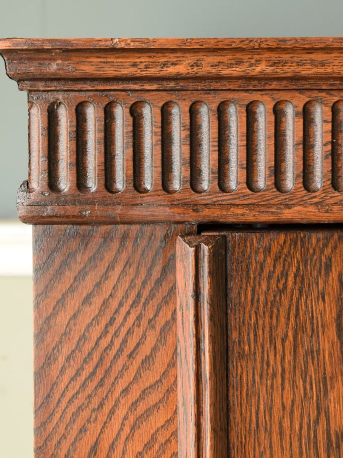 アンティークらしい彫