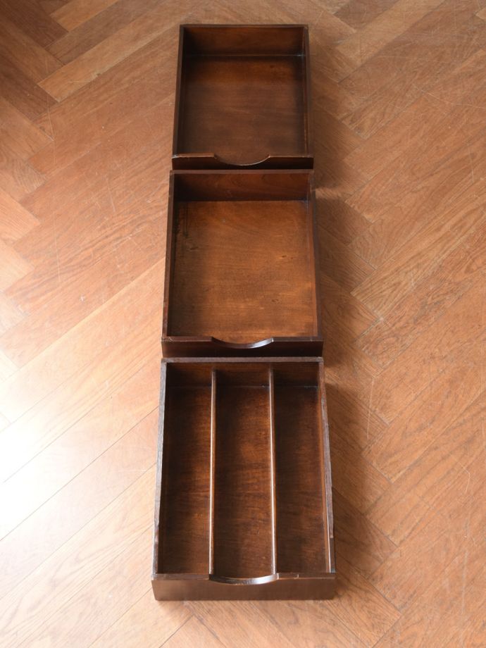 ワードローブの引き出し