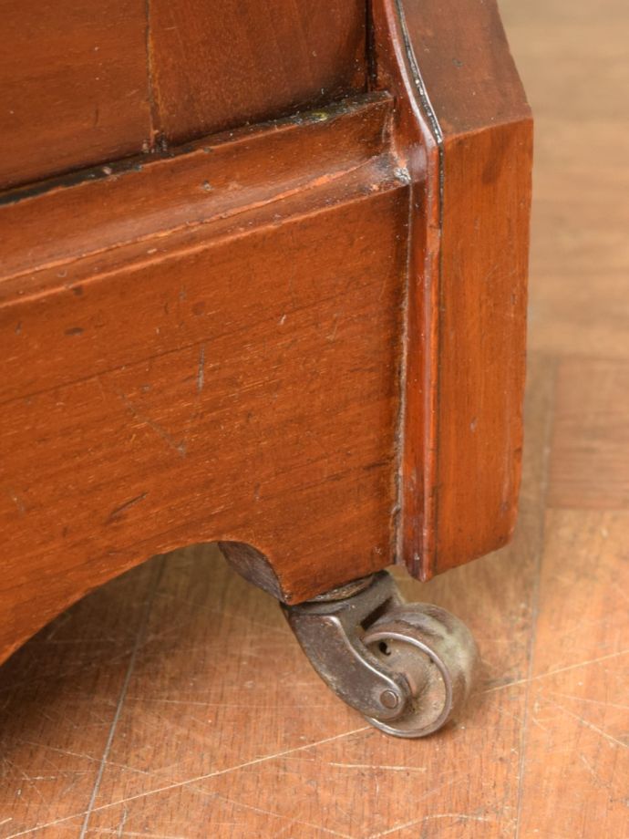 アンティーク家具の脚