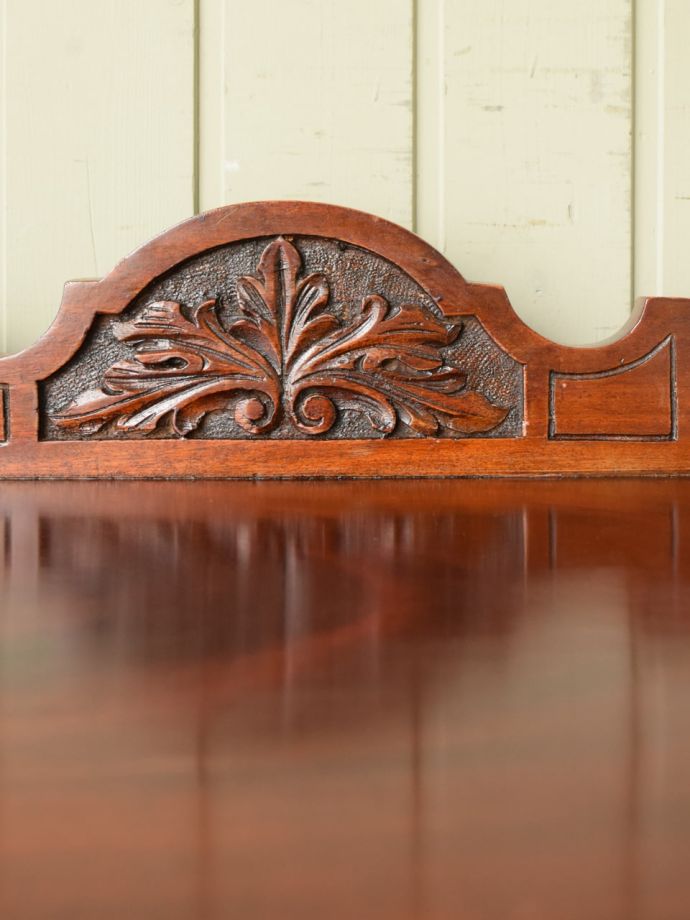 アンティーク家具の装飾