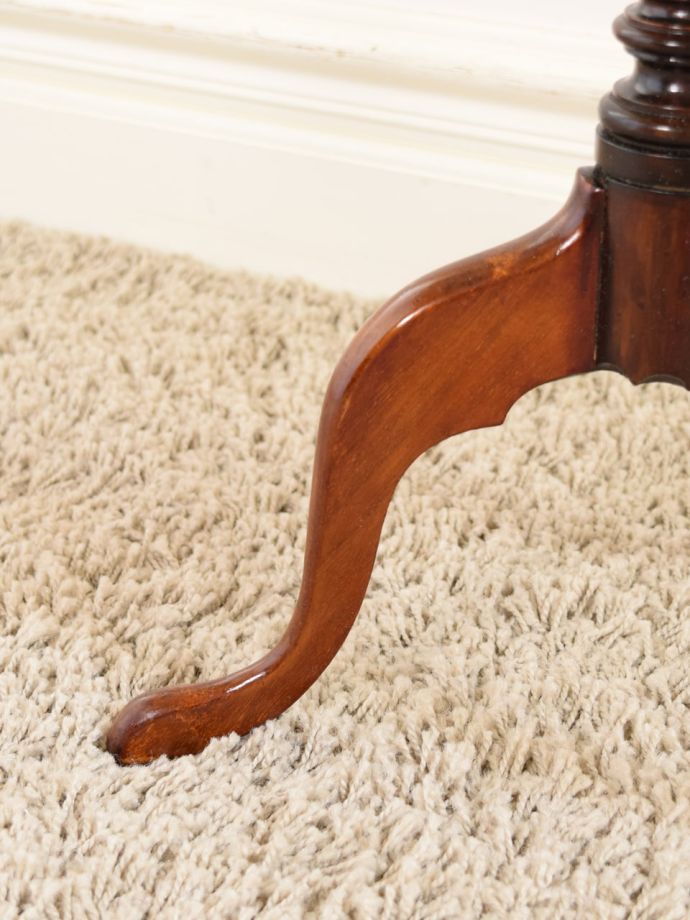 アンティークテーブルの脚