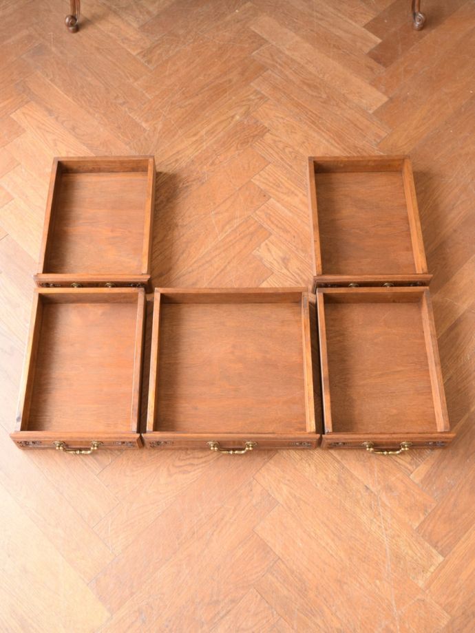 アンティークデスクの引き出し