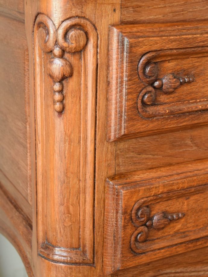 アンティークらしい彫