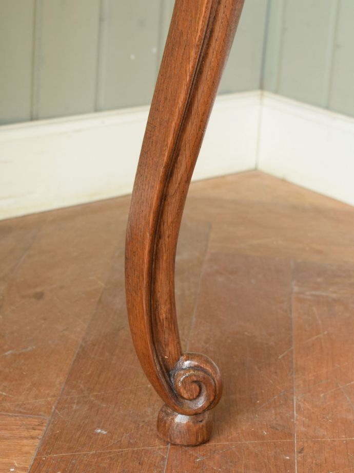 アンティークデスクの脚