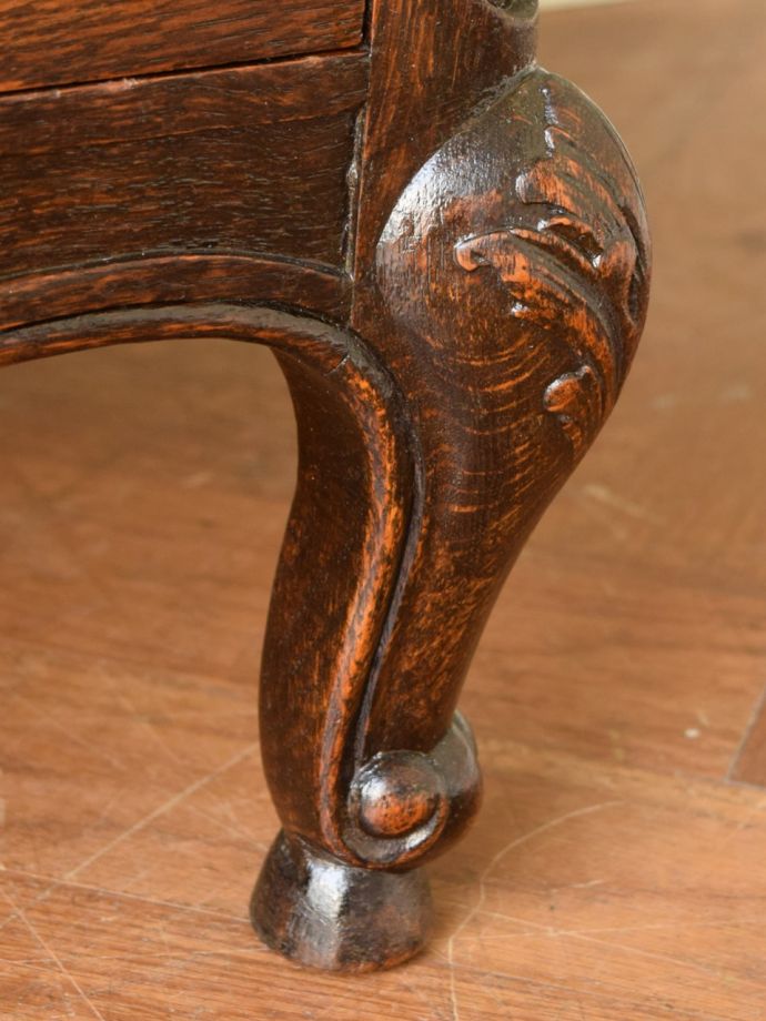 アンティークチェストの脚